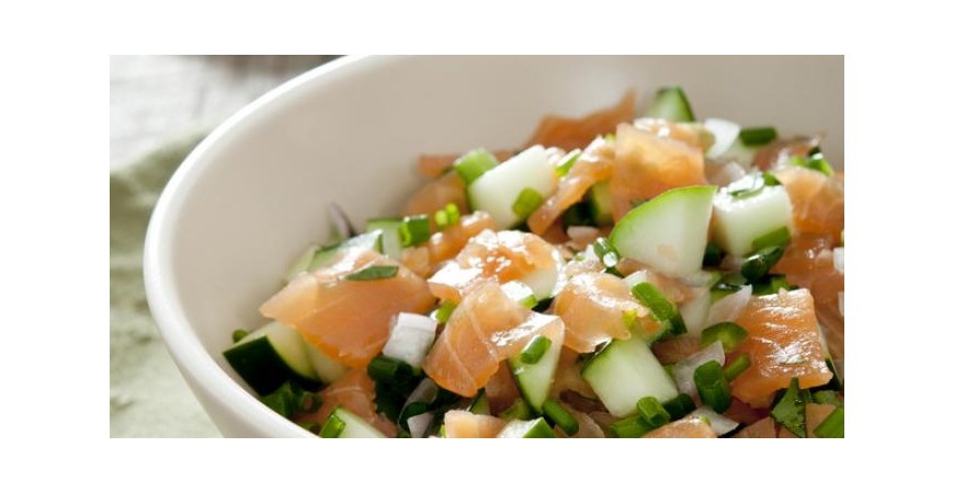 Salade fraîche de saumon mariné au citron et à l’aneth